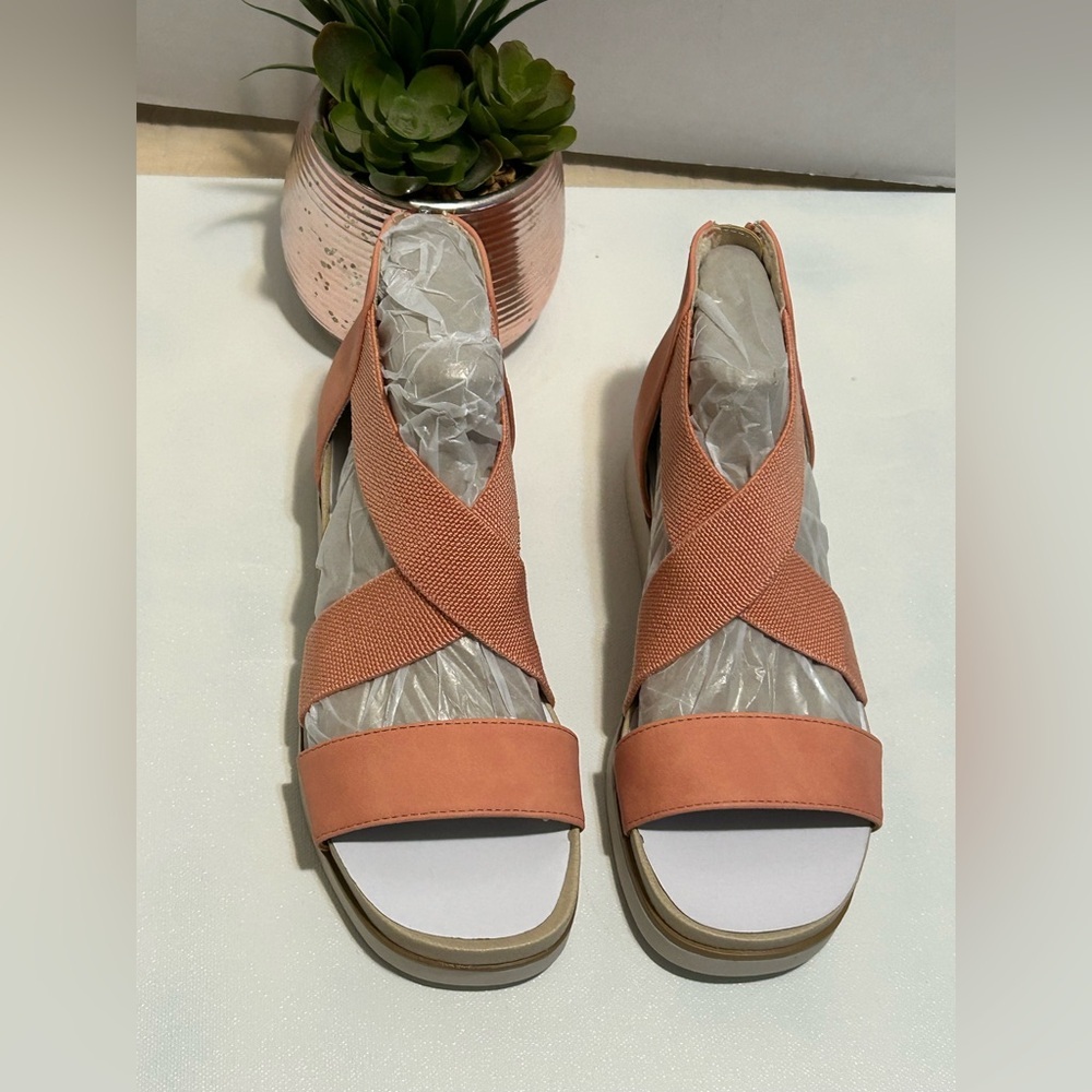 Women's Tan Sandals